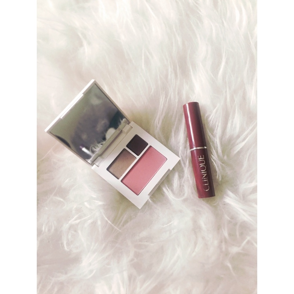 ✨Clinique Compact & Lipstick✨